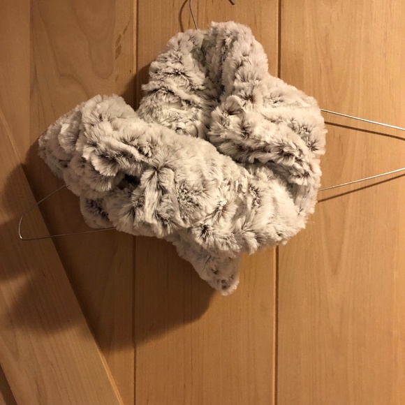 Really soft scarf - Picture 2 of 3